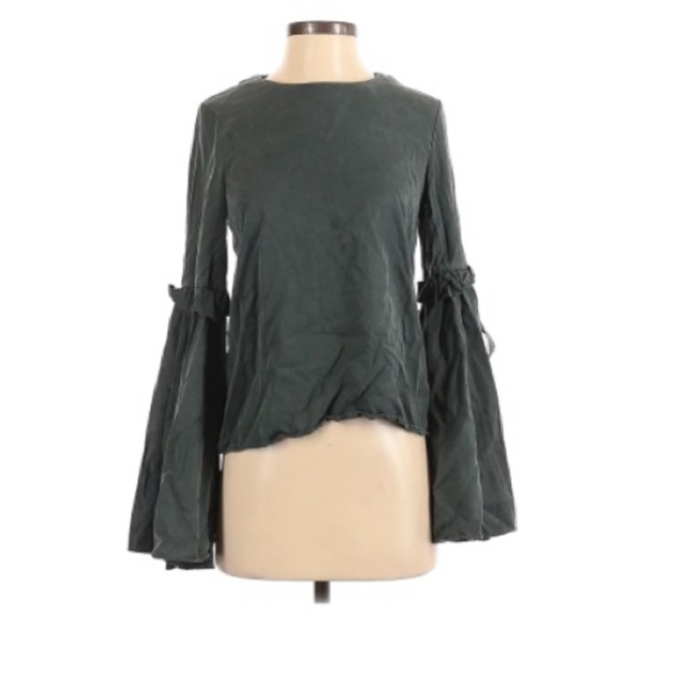 J.O.A. Bell sleeve green long sleeve blouse